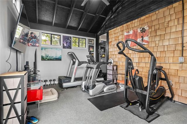 715 8th Street, Bentonville, AR 72712