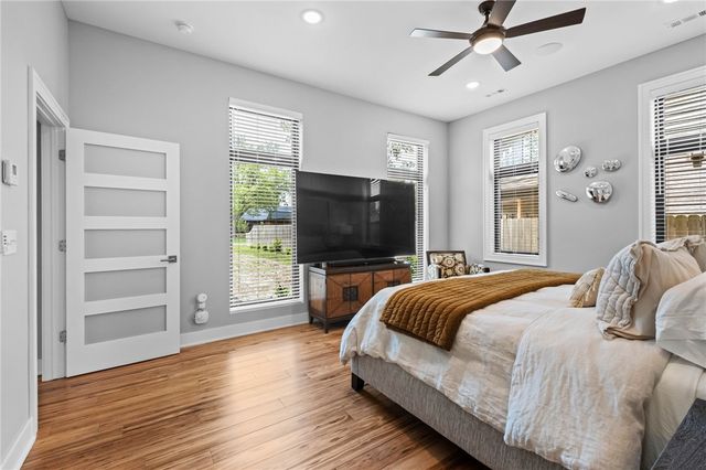 715 8th Street, Bentonville, AR 72712