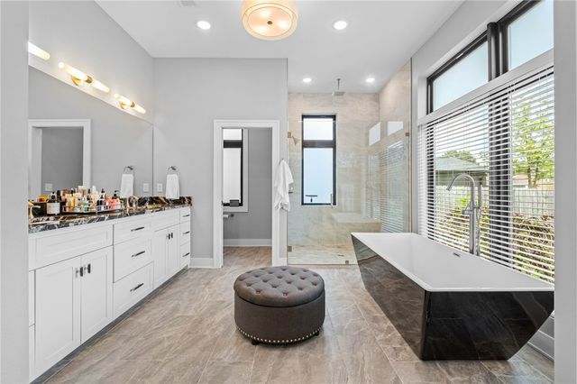 715 8th Street, Bentonville, AR 72712