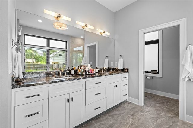 715 8th Street, Bentonville, AR 72712