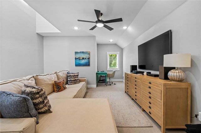 715 8th Street, Bentonville, AR 72712