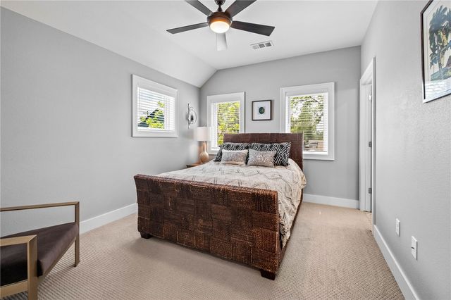 715 8th Street, Bentonville, AR 72712