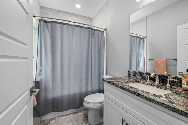 715 8th Street, Bentonville, AR 72712