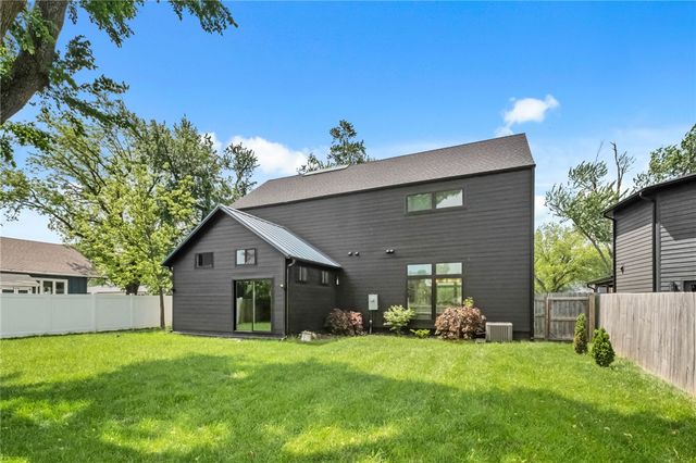 715 8th Street, Bentonville, AR 72712