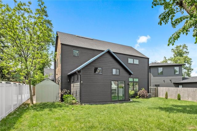 715 8th Street, Bentonville, AR 72712