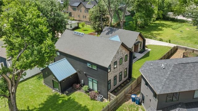 715 8th Street, Bentonville, AR 72712