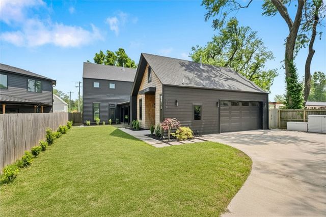 715 8th Street, Bentonville, AR 72712
