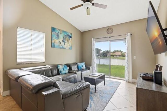 6212 Country Fair Circle, Boynton Beach, FL 33437