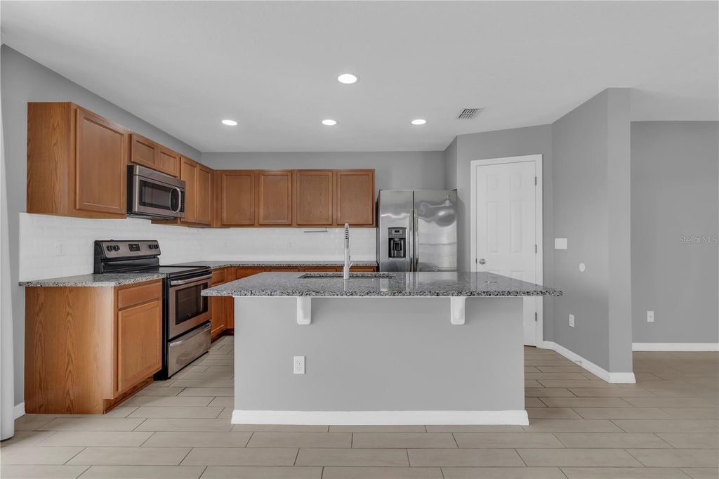 Image 8 of property listing at 2589 AVENTURINE STREET, Kissimmee, FL 34744
