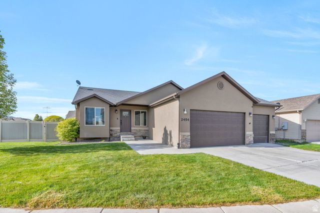 2454 E OX YOKE DR, Eagle Mountain, UT 84005