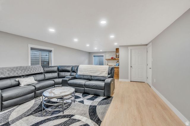 2454 E OX YOKE DR, Eagle Mountain, UT 84005