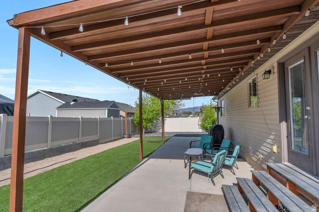 2454 E OX YOKE DR, Eagle Mountain, UT 84005