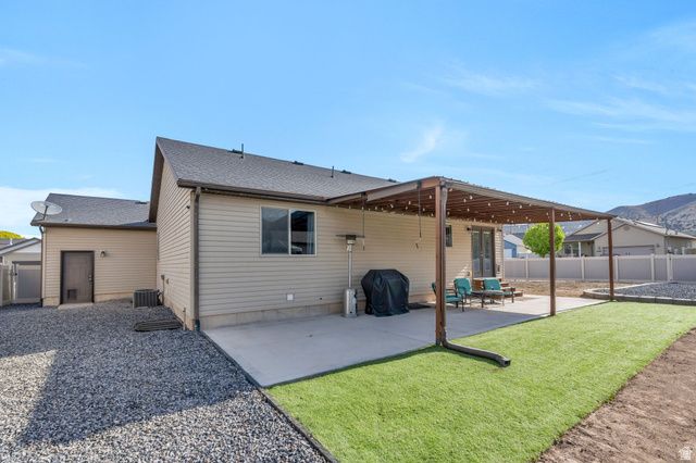 2454 E OX YOKE DR, Eagle Mountain, UT 84005