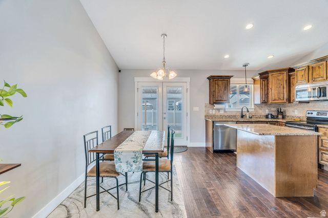 2454 E OX YOKE DR, Eagle Mountain, UT 84005