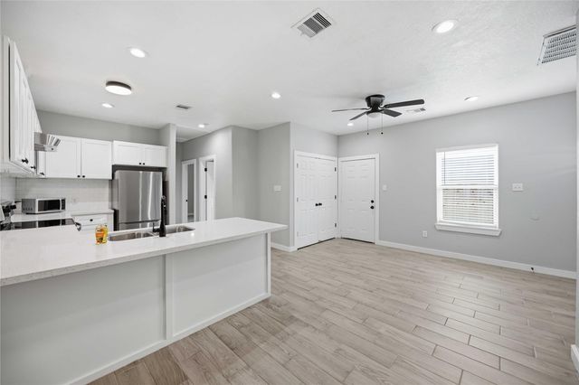 426 New Mexico Street B, Houston, TX 77029