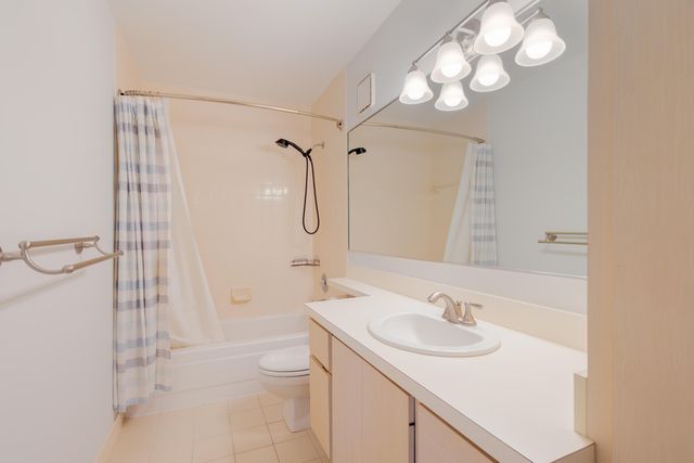 31 Clinton Court C, Royal Palm Beach, FL 33411