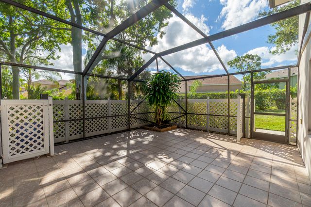 31 Clinton Court C, Royal Palm Beach, FL 33411