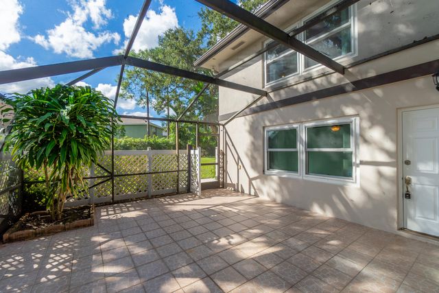 31 Clinton Court C, Royal Palm Beach, FL 33411
