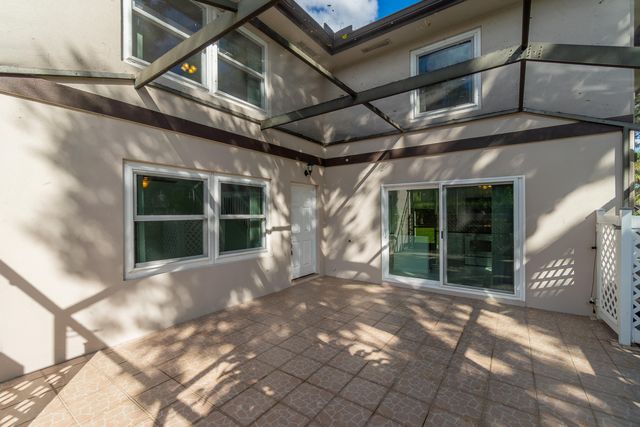 31 Clinton Court C, Royal Palm Beach, FL 33411