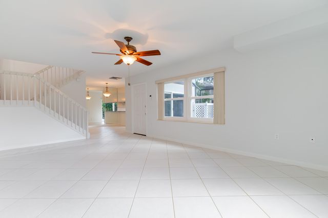 31 Clinton Court C, Royal Palm Beach, FL 33411