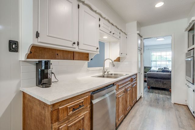 1816 Glendale Drive, Sanctuary, TX 76020