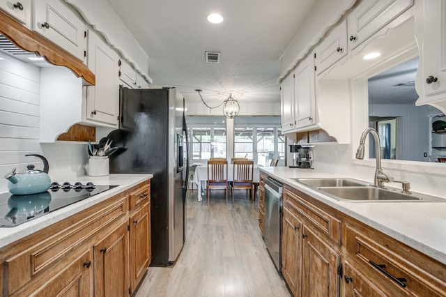 1816 Glendale Drive, Sanctuary, TX 76020