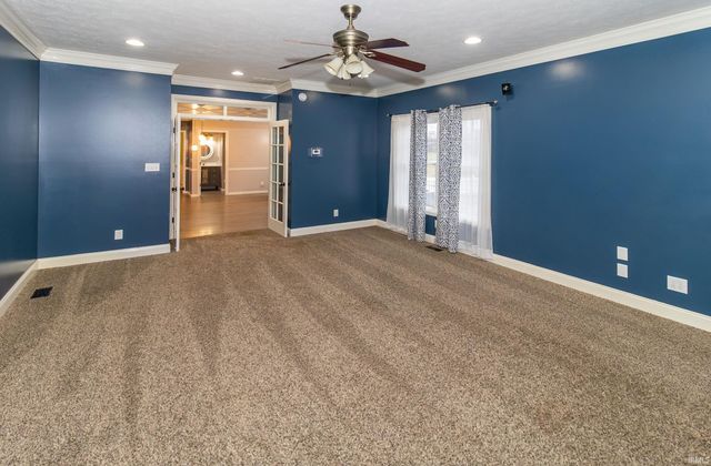 5689 Sharon Road, Newburgh, IN 47630