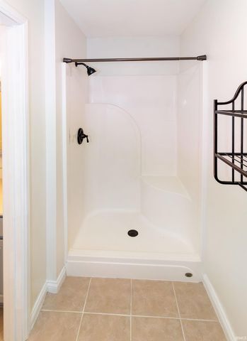 5689 Sharon Road, Newburgh, IN 47630