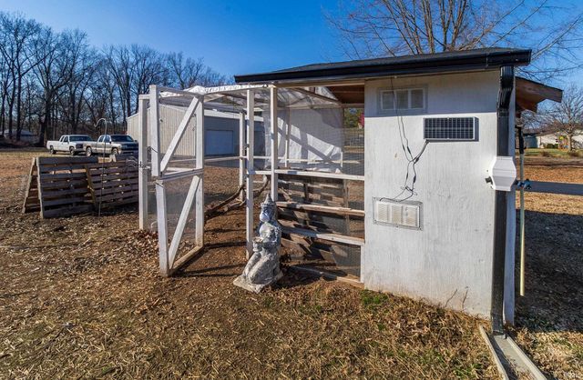 5689 Sharon Road, Newburgh, IN 47630