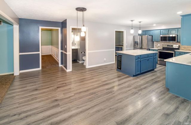 5689 Sharon Road, Newburgh, IN 47630