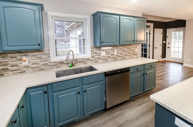 5689 Sharon Road, Newburgh, IN 47630