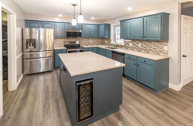 5689 Sharon Road, Newburgh, IN 47630