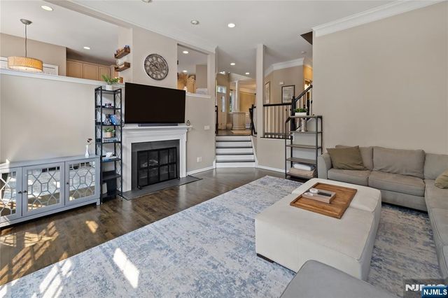 12 Timberline Lane, Oakland, NJ 07436