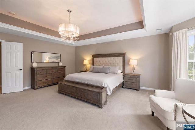 12 Timberline Lane, Oakland, NJ 07436