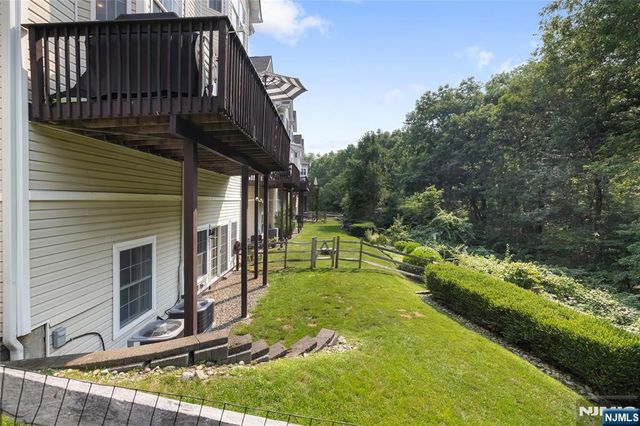 12 Timberline Lane, Oakland, NJ 07436