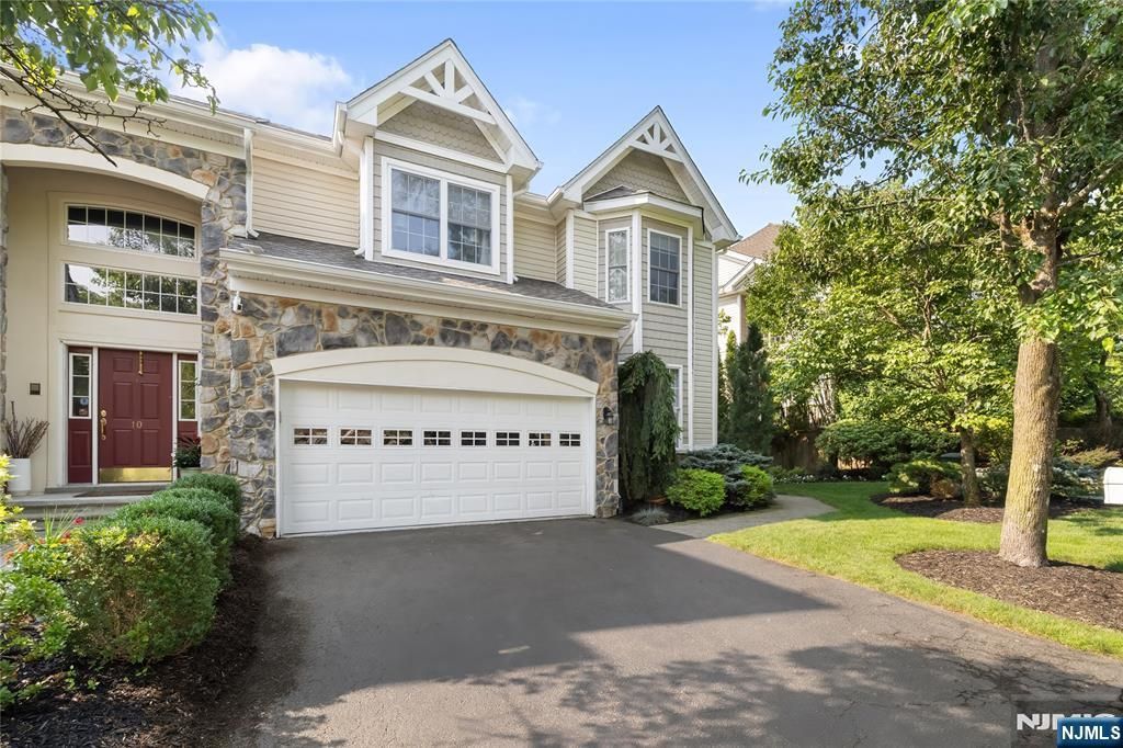 12 Timberline Lane, Oakland, NJ 07436