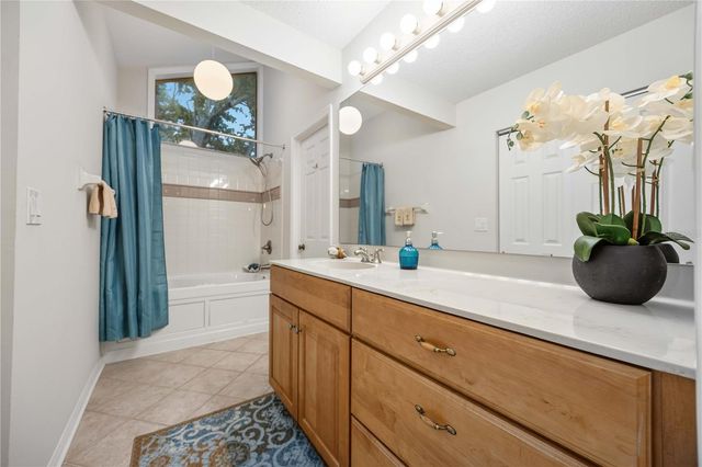 231 SOUTHAMPTON LANE 277, Venice, FL 34293