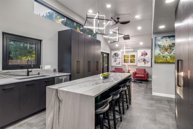 6566 Ridgeview Circle, Dallas, TX 75240