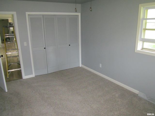 2 KNOLLWOOD Street, Sherman, IL 62684