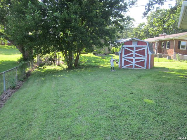 2 KNOLLWOOD Street, Sherman, IL 62684