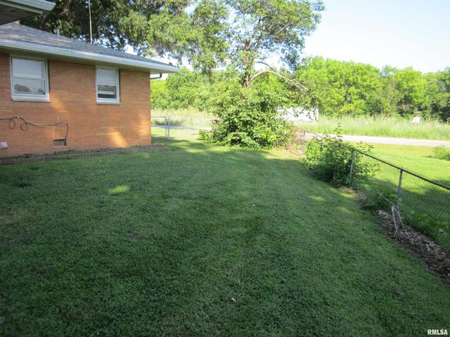 2 KNOLLWOOD Street, Sherman, IL 62684