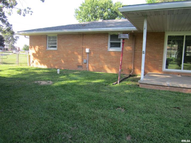 2 KNOLLWOOD Street, Sherman, IL 62684