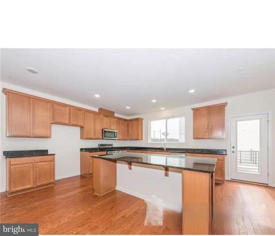 13 BOND ST, North Brunswick, NJ 08902