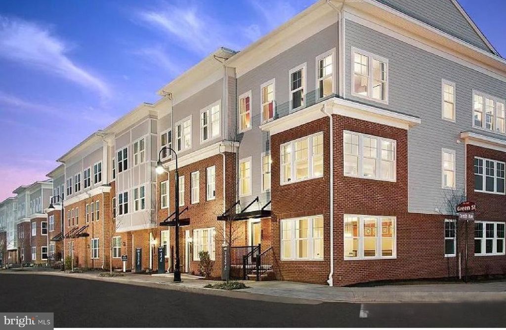 13 BOND ST, North Brunswick, NJ 08902