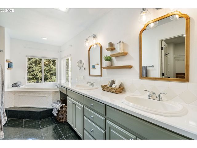 32102 Nw EAGLE CREST Dr, Ridgefield, WA 98642