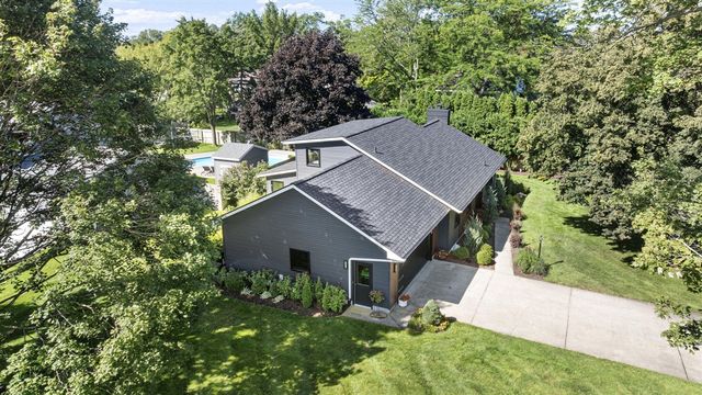 400 Barber Street, Spring Lake, MI 49456
