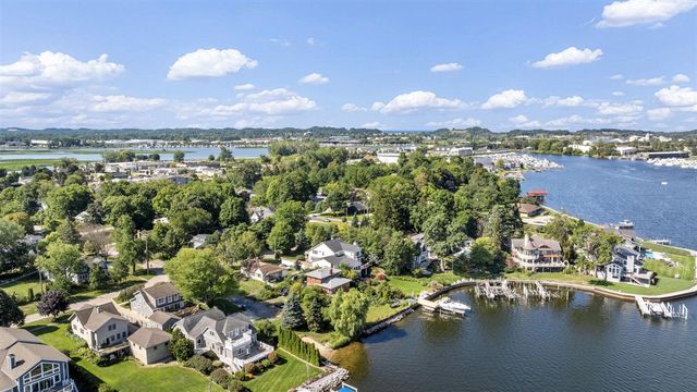 400 Barber Street, Spring Lake, MI 49456