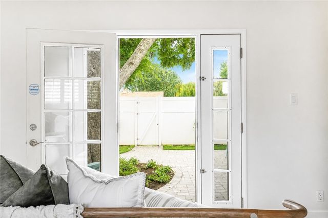 13903 Hesby Street, Sherman Oaks, CA 91423