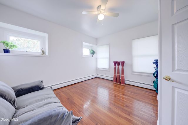 59 New Shaker Road, Colonie, NY 12205