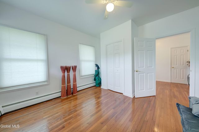 59 New Shaker Road, Colonie, NY 12205